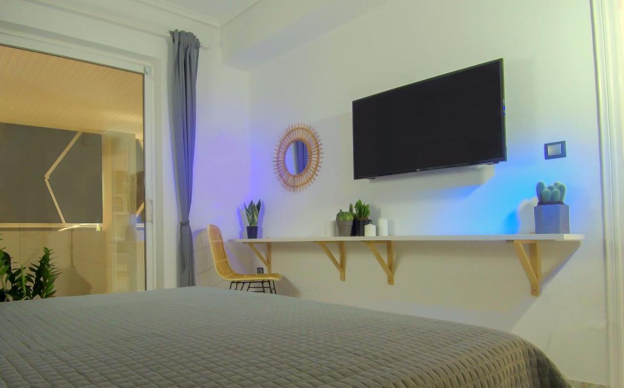 Augoustinos - Sea Side Luxury Apartments Artemida  Bagian luar foto