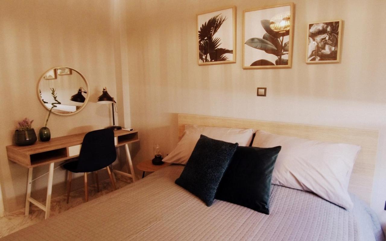 Augoustinos - Sea Side Luxury Apartments Artemida  Bagian luar foto